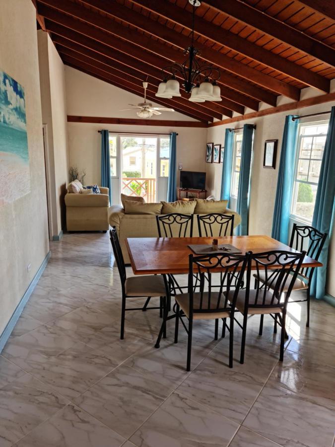 Breezy Apts Saint Philip Εξωτερικό φωτογραφία