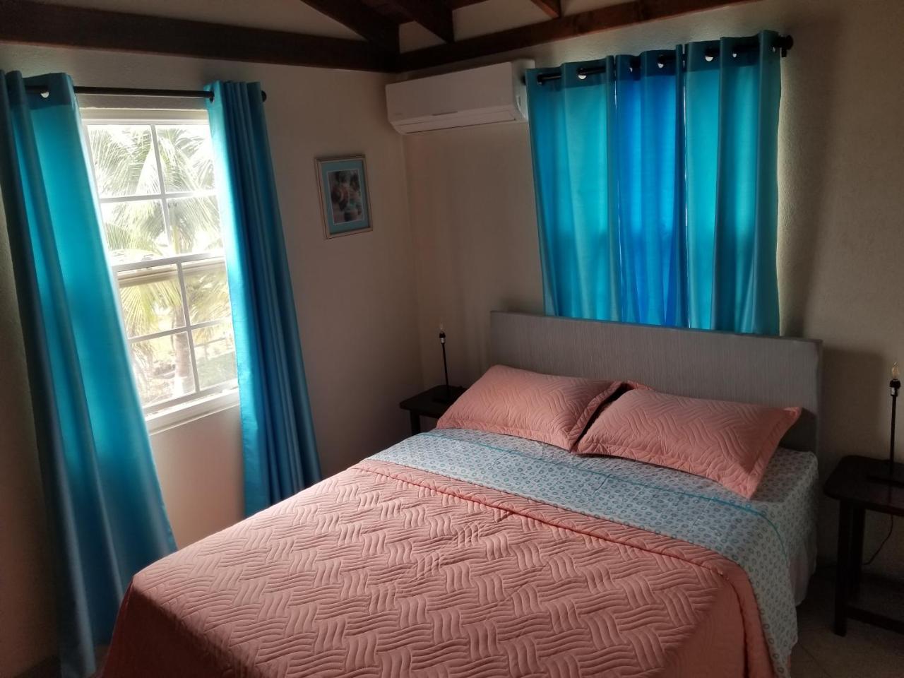 Breezy Apts Saint Philip Εξωτερικό φωτογραφία